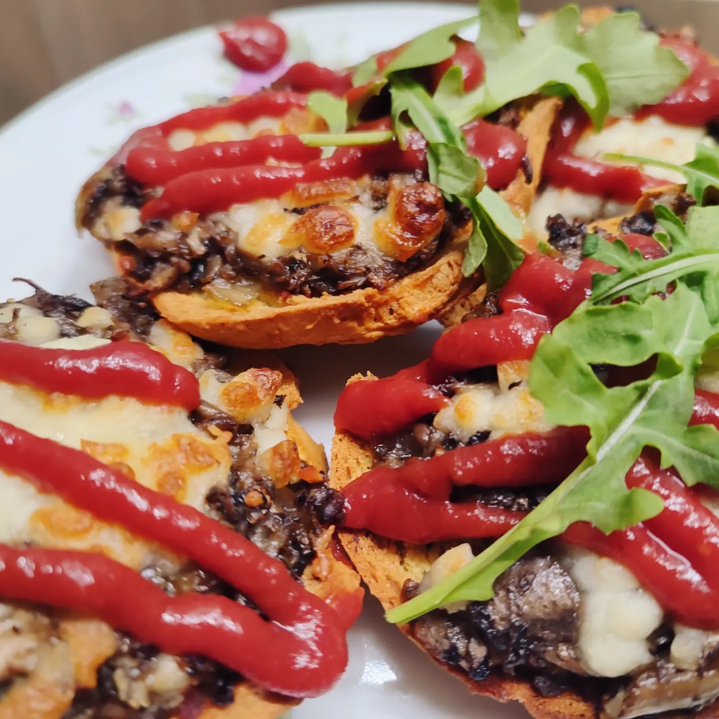 keto zapiekanki z pieczarkami