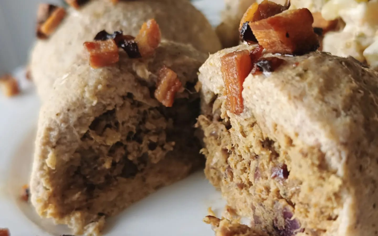 keto pyzy z mięsem z rosołu