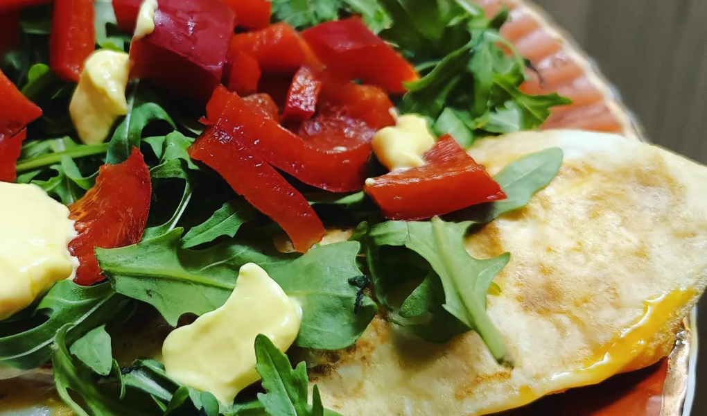 keto naleśnik jajka sadzone