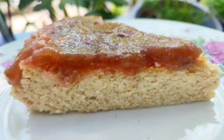 Sernik z białym makiem i polewą z rabarbaru bez cukru, keto sero - mak