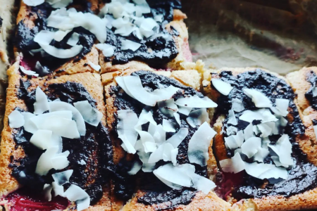 Keto ciasto z truskawkami