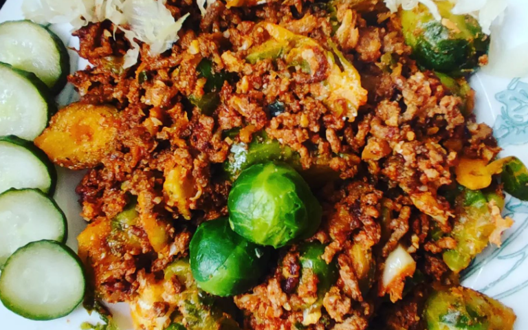 Keto brukselka z mięsem mielonym