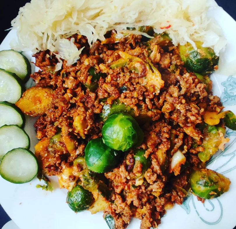 Keto brukselka z mięsem mielonym