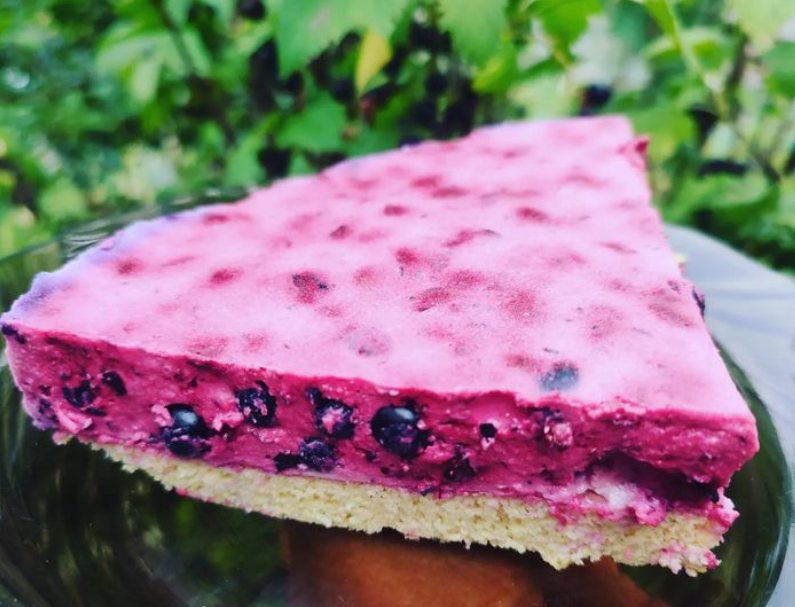 Keto pianka jogurtowo porzeczkowa