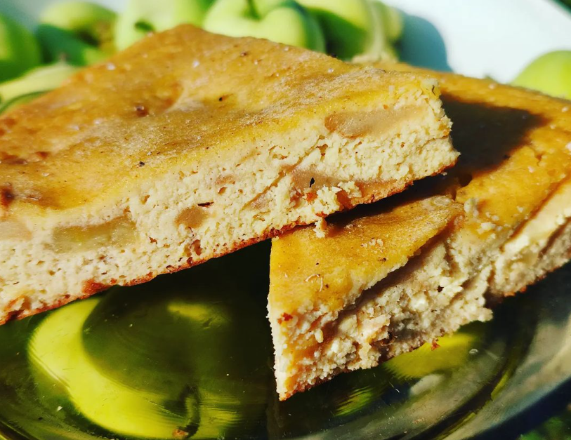 Keto szarlotka na śmietanie