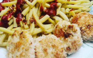 Mielone kotleciki z piersi z kurczaka z serem i panierką kokosową