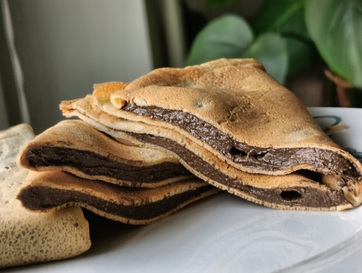 Naleśniki z nutellą z awokado i konopi