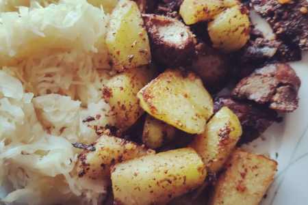 keto wątróbka z kostką z kalarepy