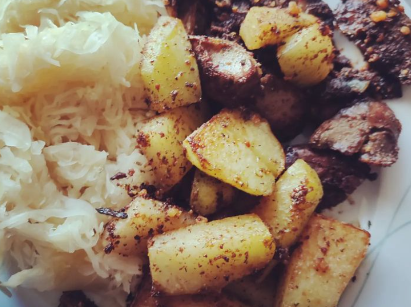 keto wątróbka z kostką z kalarepy