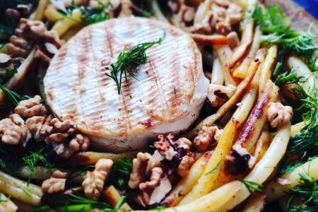 keto obiad fasolka szparagowa z camembertem