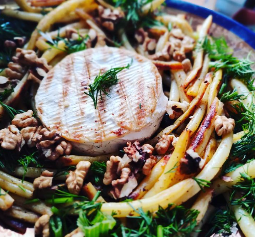 keto obiad fasolka szparagowa z camembertem