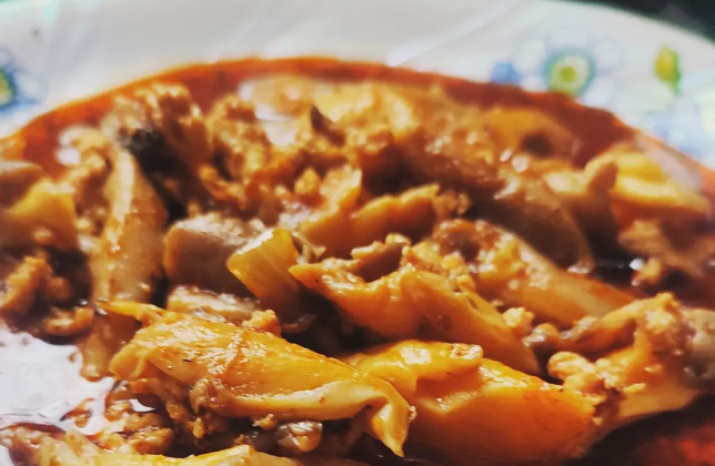 Keto zupa z boczniakami