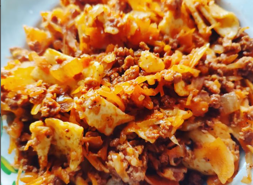 Keto łazanki w sosie pomidorowym