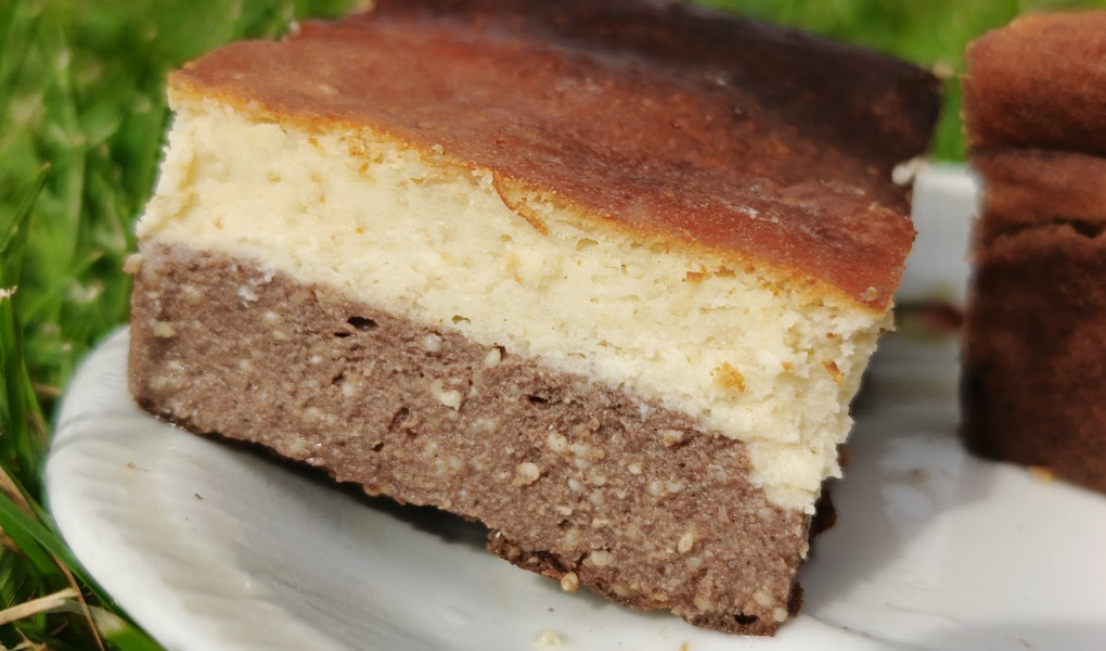 Dwu kolorowy keto sernik z białym makiem