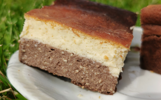 Dwu kolorowy keto sernik z białym makiem