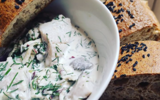 Keto Śledzie w sosie śmietankowo koperkowym