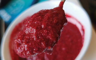 Surowy dżem wiśniowy z chia