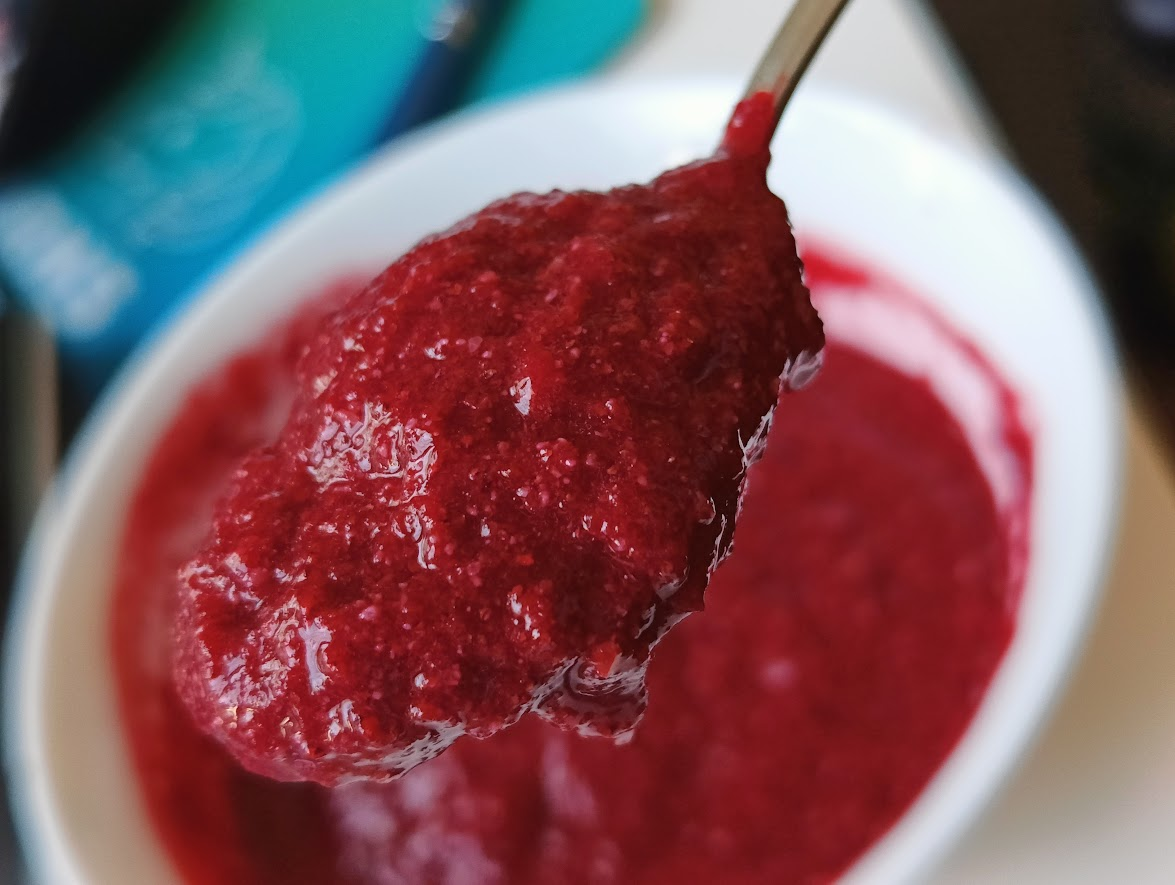 Surowy dżem wiśniowy z chia