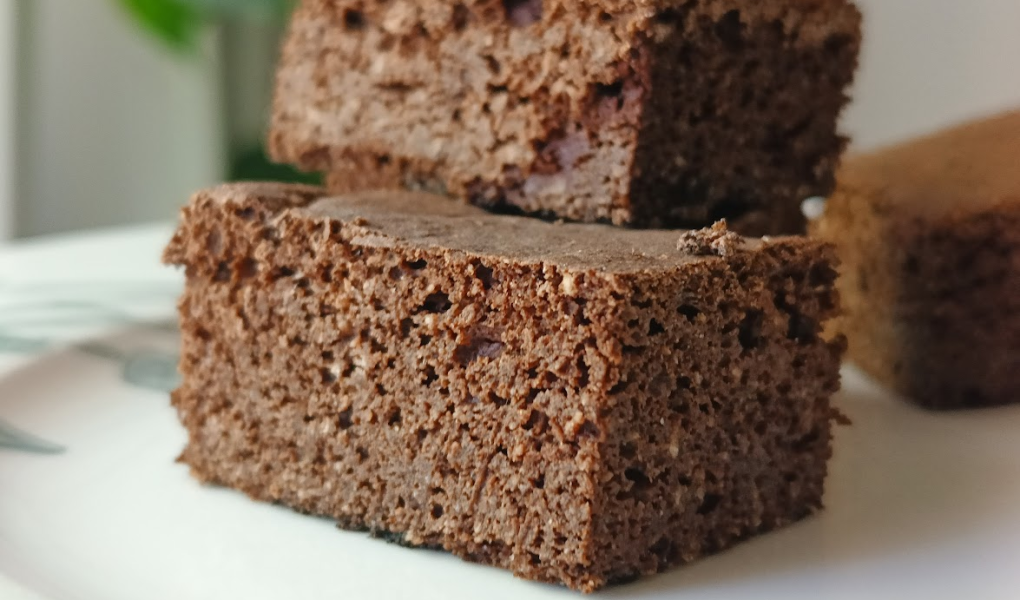 Keto czekoladowe ciasto bez laktozy