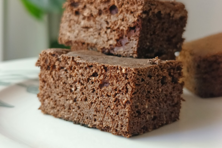 Keto czekoladowe ciasto bez laktozy