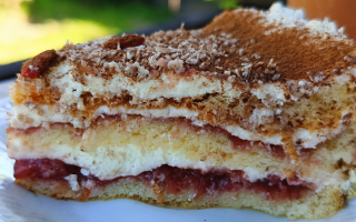 Keto tort z nadzieniem serkowo maślanym