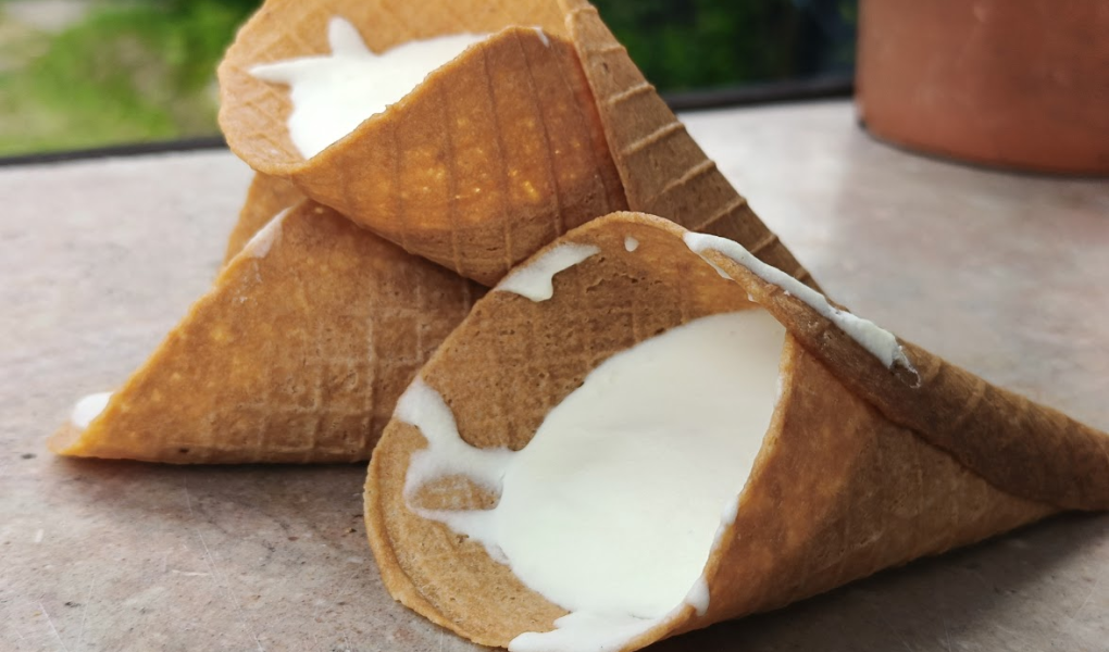 Keto Pianka o smaku białej czekolady w rożku