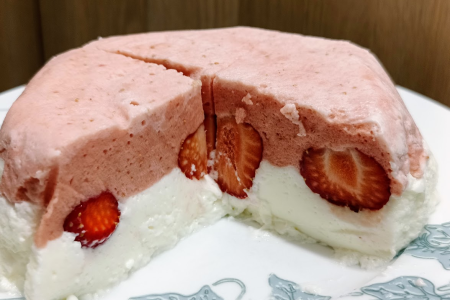 Pianka jogurtowo truskawkowa