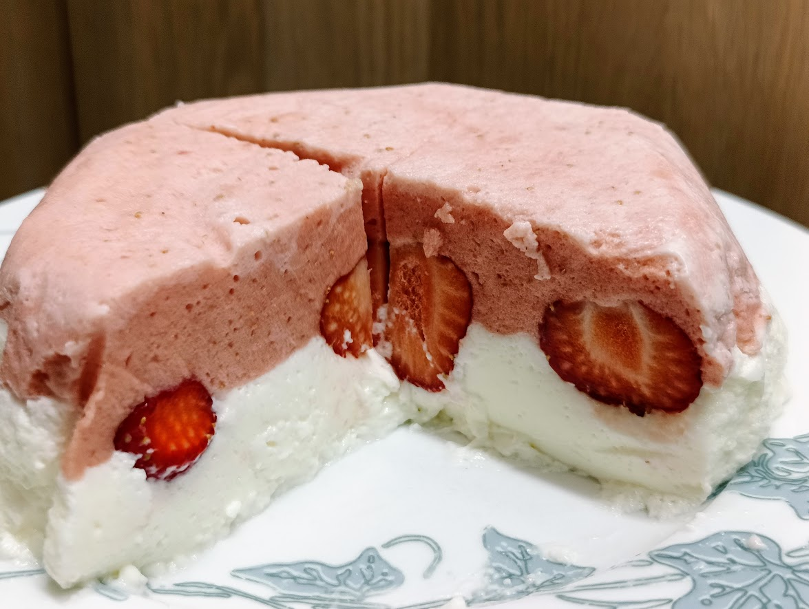 Pianka jogurtowo truskawkowa