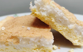 Delikatny sernik z chrupiącą chmurką