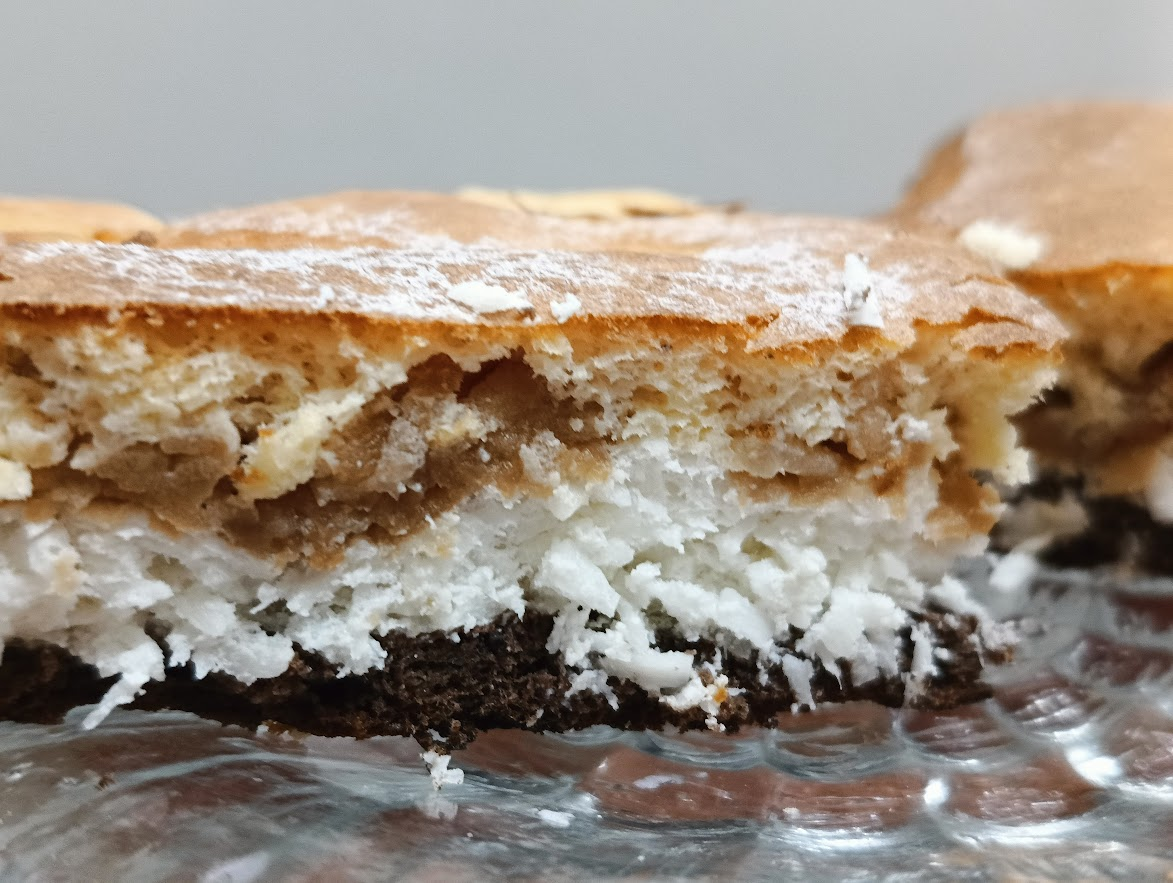 keto jabłecznik z kokosową pianką