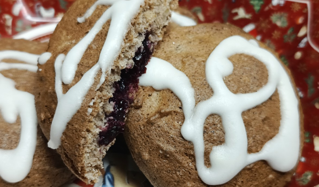 keto nadziewane pierniczki z lukrem cytrynowym