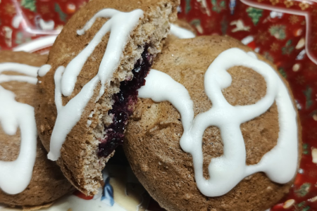 keto nadziewane pierniczki z lukrem cytrynowym