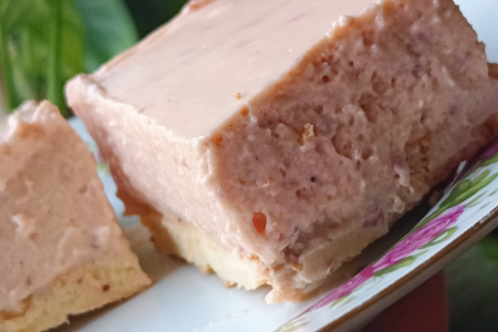 Truskawkowy sernik na zimno