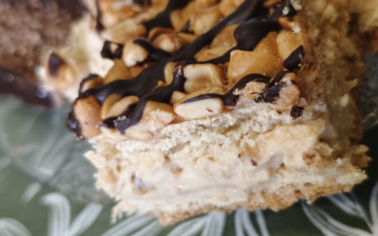 keto ciasto z orzechami karmelinka