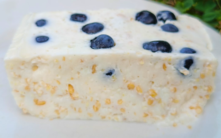 keto sernik na zimno z jogurtu greckiego