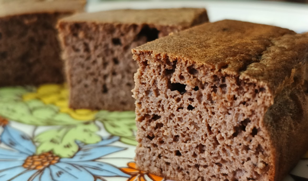 KETO jogurtowe ciasto kakaowe – wilgotne, puszyste i MEGA proste!