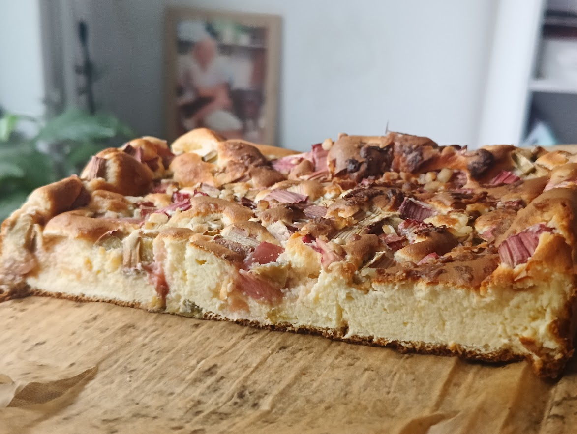 keto ciasto z rabarbarem